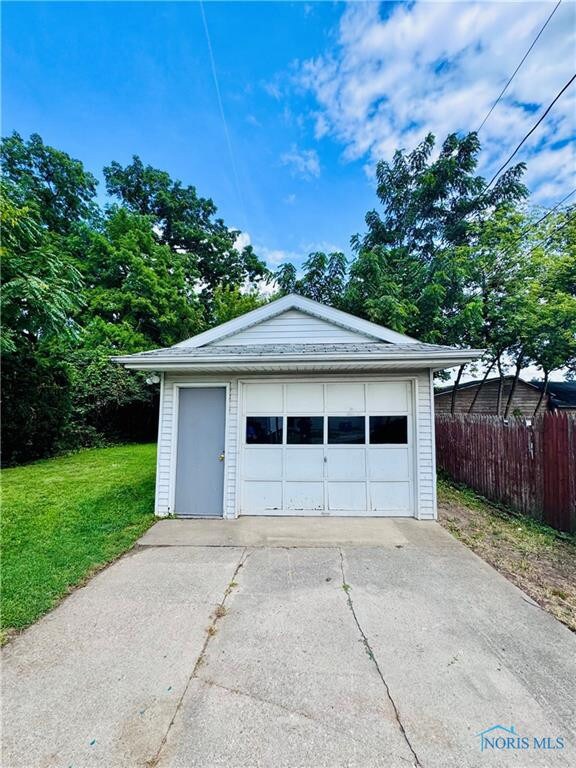 4022 Commonwealth Ave, Toledo, OH 43612 - photo 3