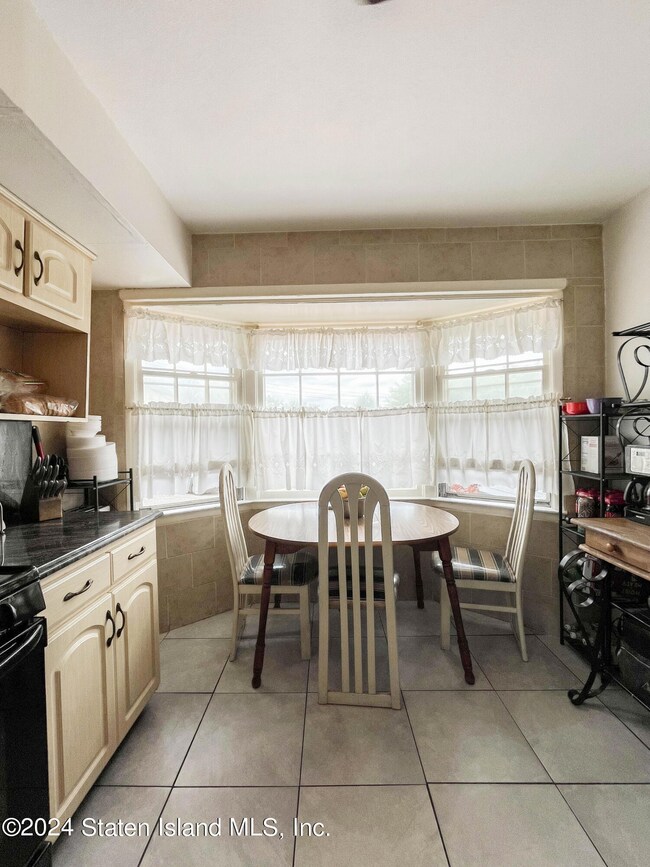 22 Spratt Ave, Staten Island, NY 10306 - photo 7