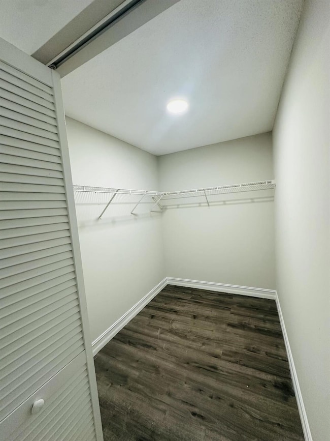 451 Cypress Way W, Palm Springs, FL 33406 - photo 6