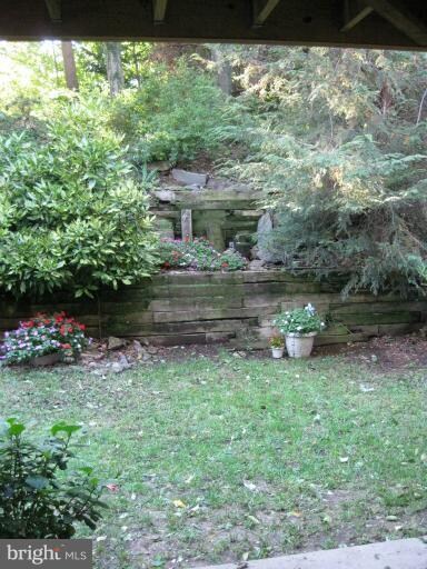 9248 Bellbeck Rd, Parkville, MD 21234 - photo 2