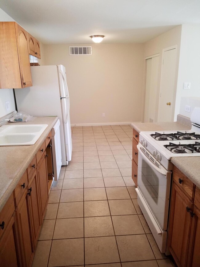 4429 N 49th Dr, Phoenix, AZ 85031 - photo 2