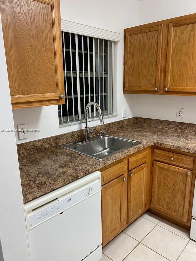 1638 Embassy Dr unit 312, West Palm Beach, FL 33401 - photo 4