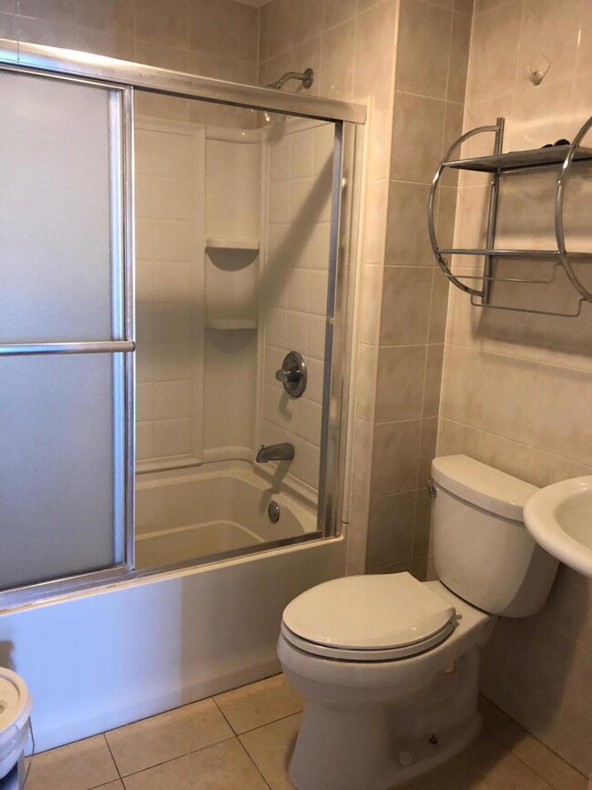 26 Lafayette St unit 4, Rumson, NJ 07760 - photo 5