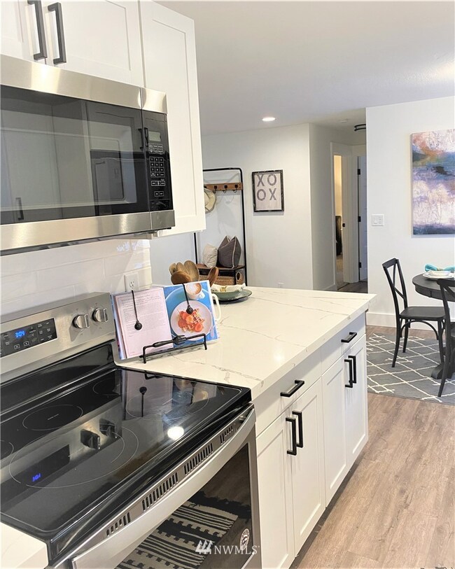 819 S 247th St, Des Moines, WA 98198 - photo 6