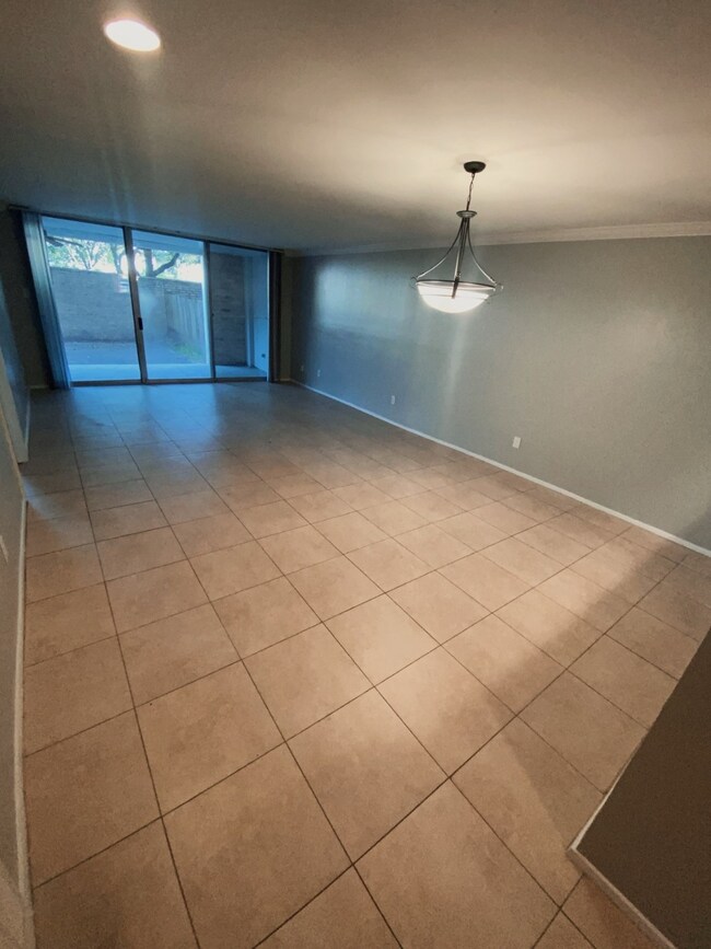 2210 Dorrington St unit 104, Houston, TX 77030 - photo 2