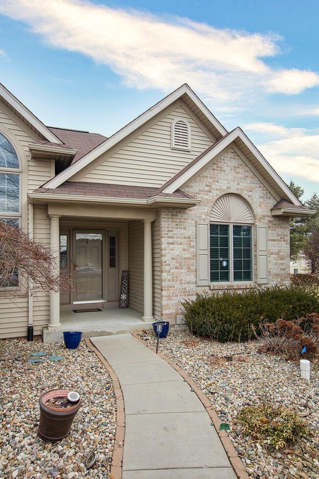 23213 Orchard Ridge Dr, Elkhart, IN 46516 - photo 4