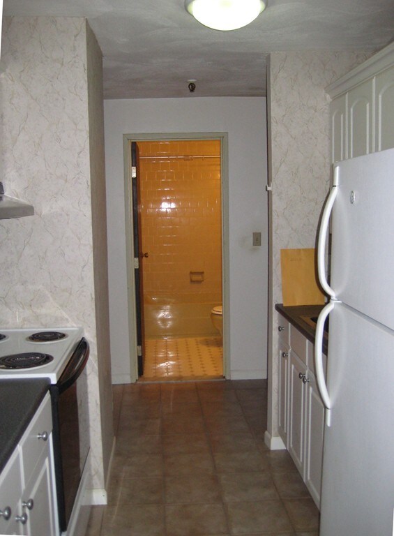 Sagamore Place Condominiums unit 415, Quincy, MA 02171 - photo 5