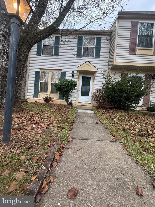 8607 Hamilton Ct, Manassas Park, VA 20111 - photo 2