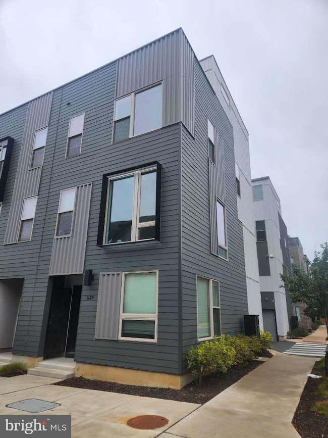 3129 Beachview Ln, Philadelphia, PA 19125 - photo 2