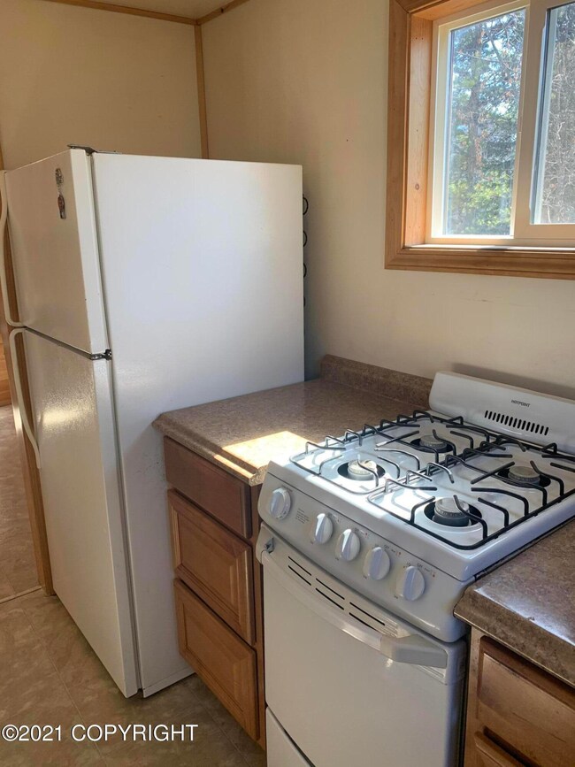 Full kitchen with gas stove