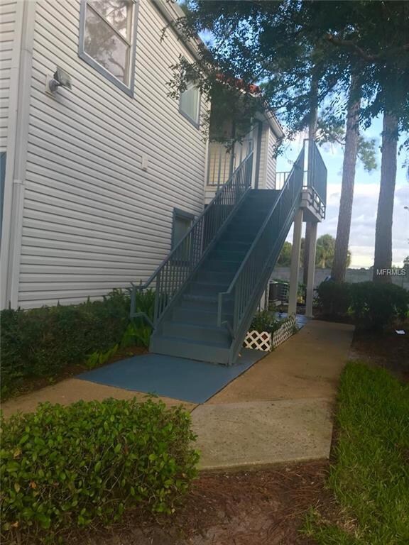 End unit with private stairs