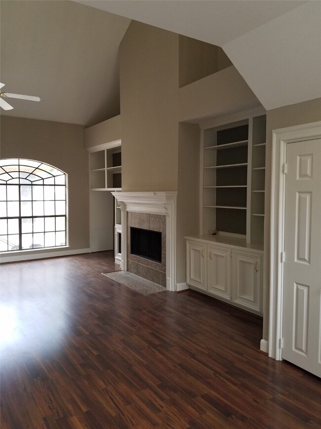 8002 Oakwood Garden St, Houston, TX 77040 - photo 2