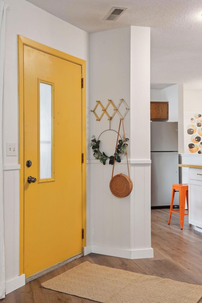 4211 Sylvia Ln S, Saint Paul, MN 55126 - photo 5