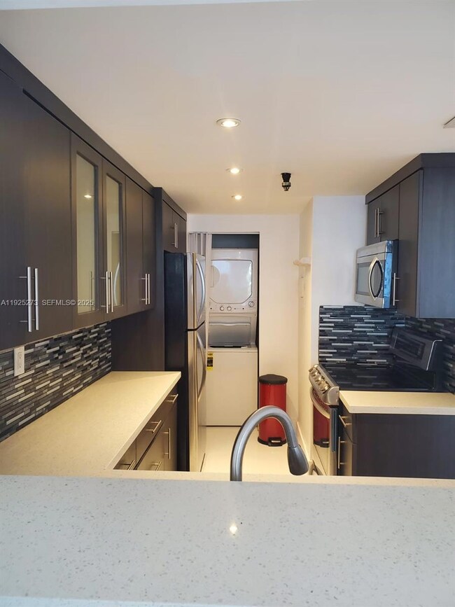 The Grand unit A-1650, Miami, FL 33132 - photo 4