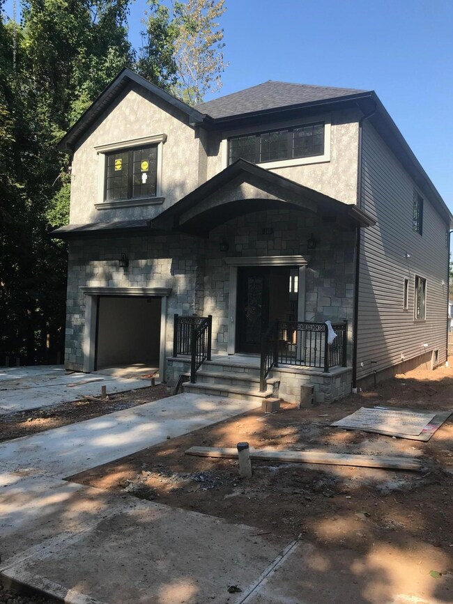 143 Waldron Ave, Staten Island, NY 10301 - photo 5