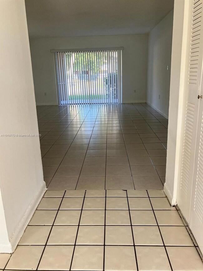 5200 NW 31st Ave unit 40, Fort Lauderdale, FL 33309 - photo 2