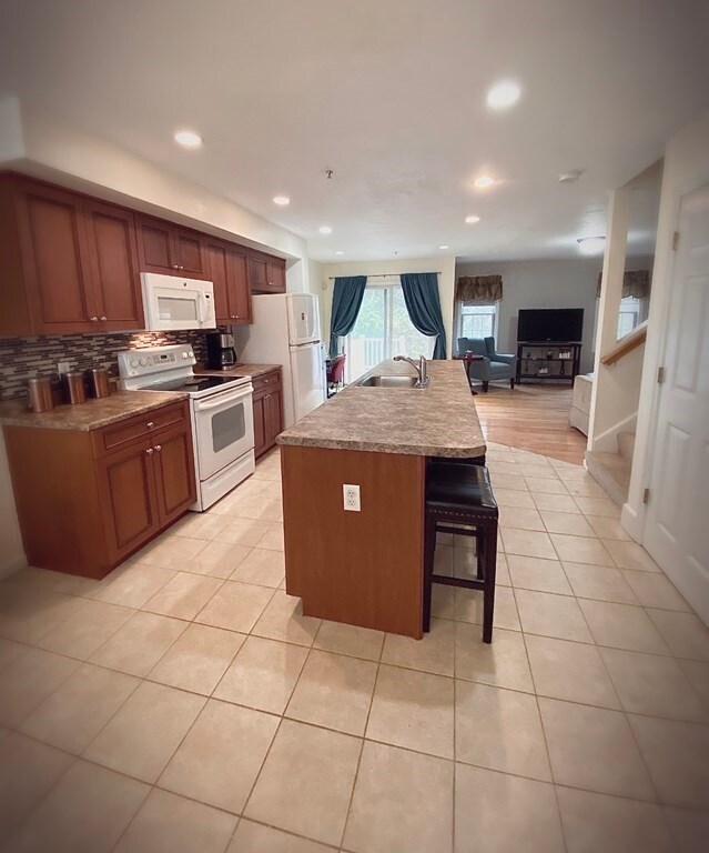 7 Old Cedar Village unit 7, Bridgewater, MA 02324 - photo 5