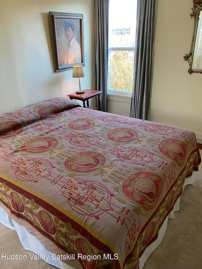 251 Robinson St unit 2, Hudson, NY 12534 - photo 4