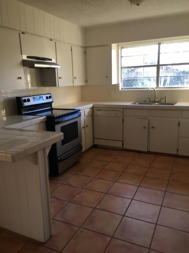 217 Navidad St, Bay City, TX 77414 - photo 7