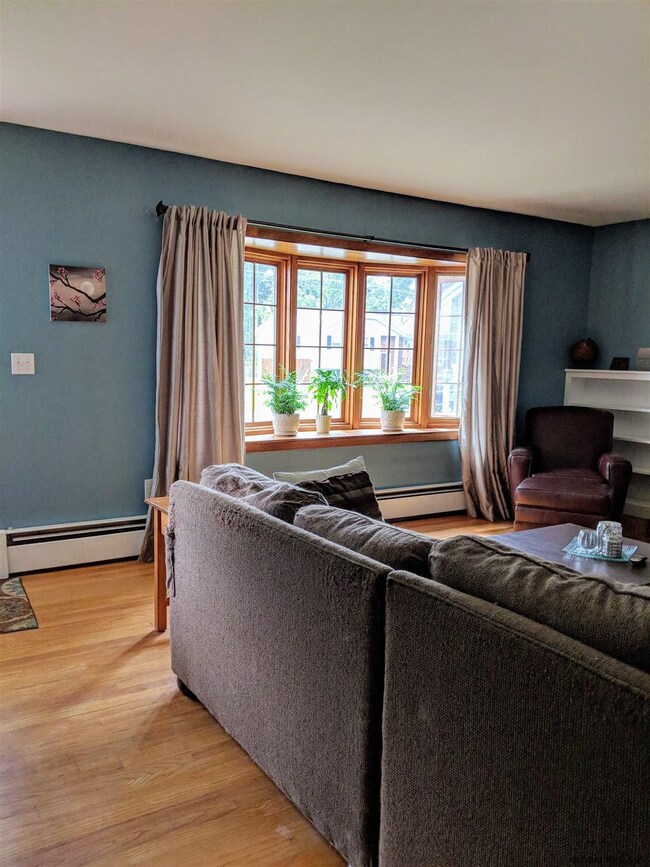 8 Evergreen Blvd, Schenectady, NY 12302 - photo 2