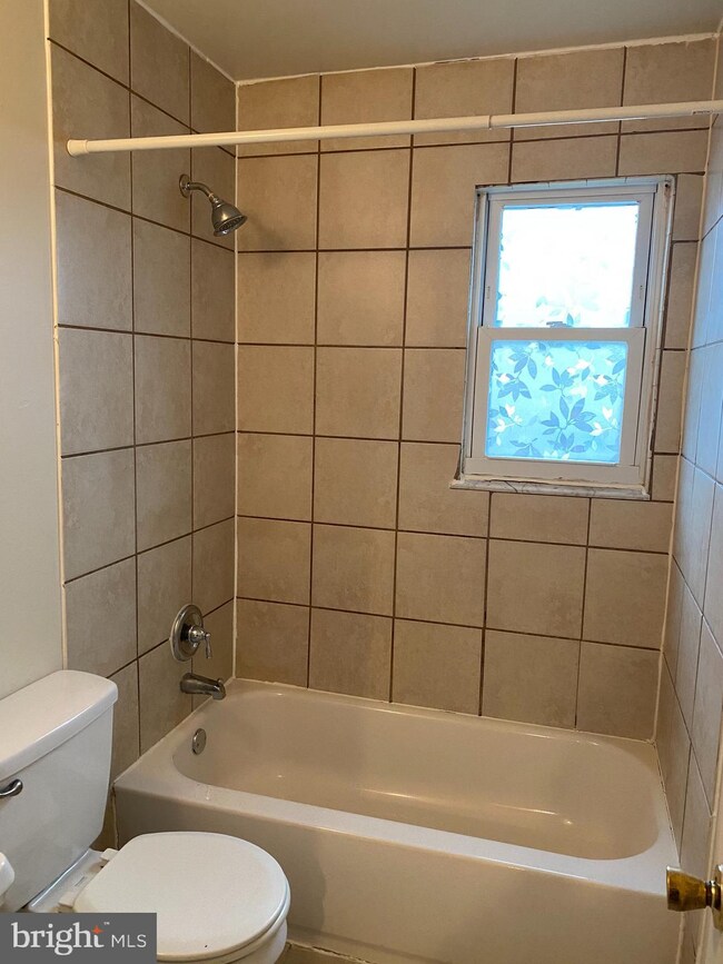 219 W 5th St, Lansdale, PA 19446 - photo 7