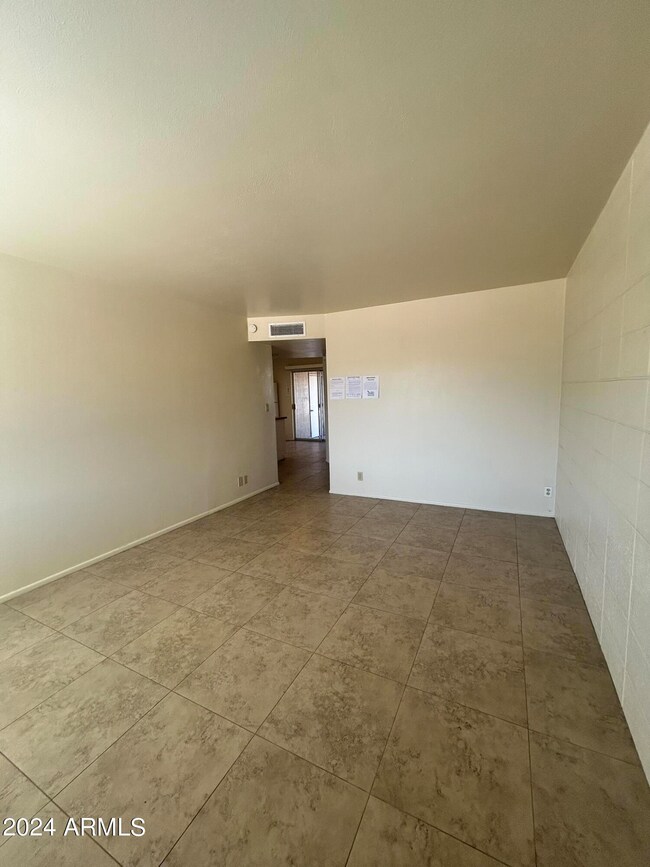 b Living room2