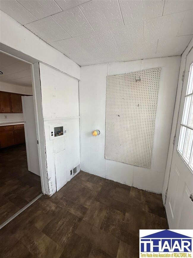 35 S 14th St, Terre Haute, IN 47807 - photo 5