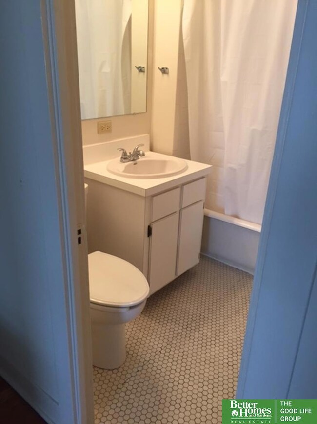 3758 S 82nd St, Omaha, NE 68124 - photo 5