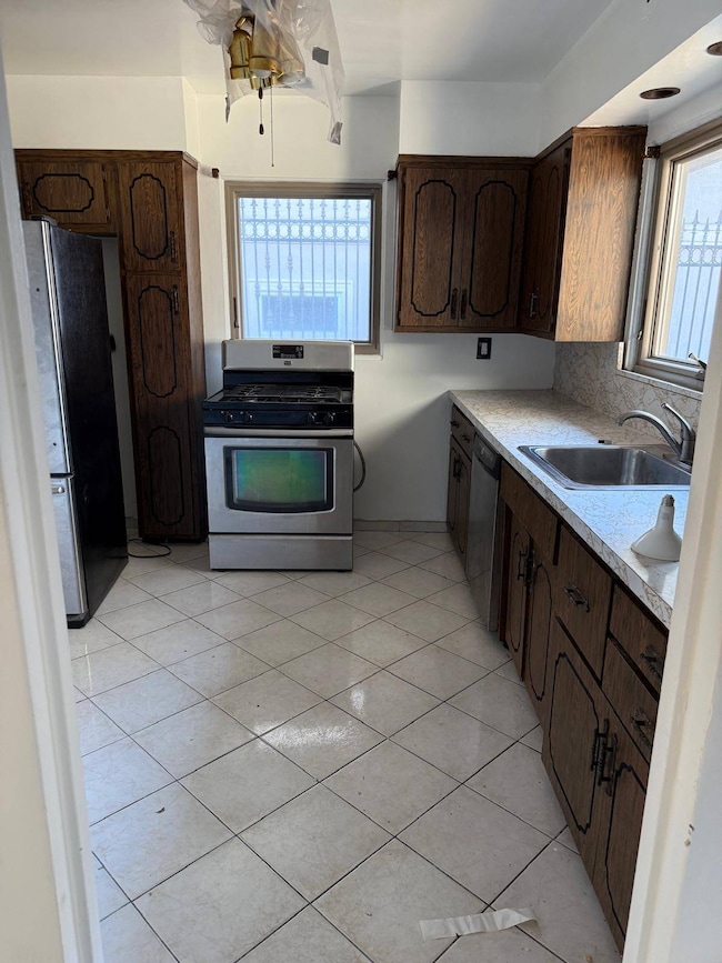 53-21 254th St, Flushing, NY 11362 - photo 3