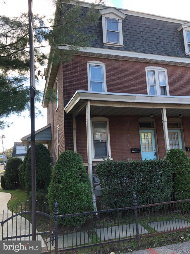 178 E Main St, Lansdale, PA 19446 - photo 2