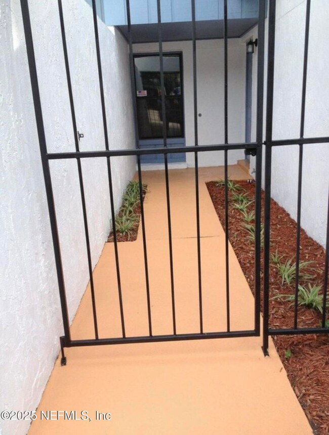 1242 Mayport Landing Cir, Atlantic Beach, FL 32233 - photo 6