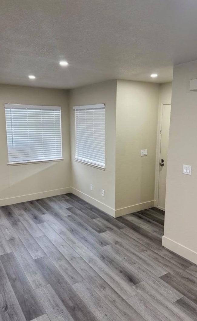 1843 Cherokee Dr unit 4, Salinas, CA 93906 - photo 5