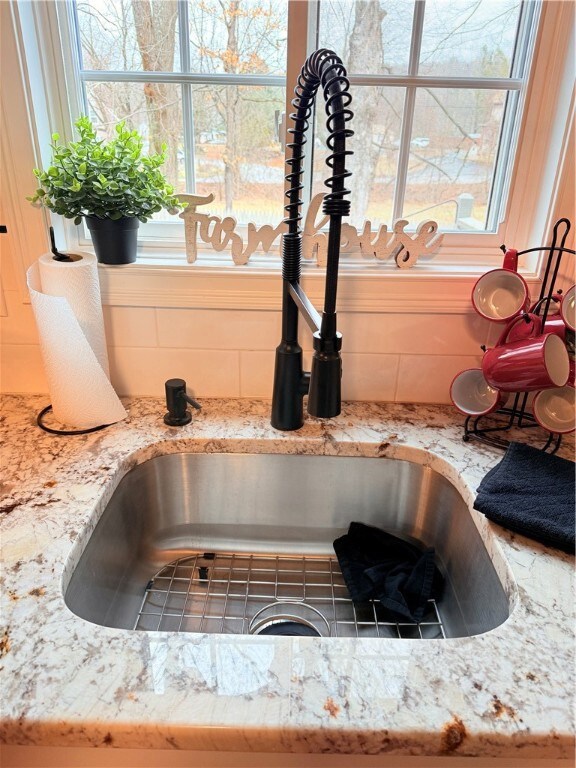 135 Pleasant View Ave unit 3, Smithfield, RI 02917 - photo 7