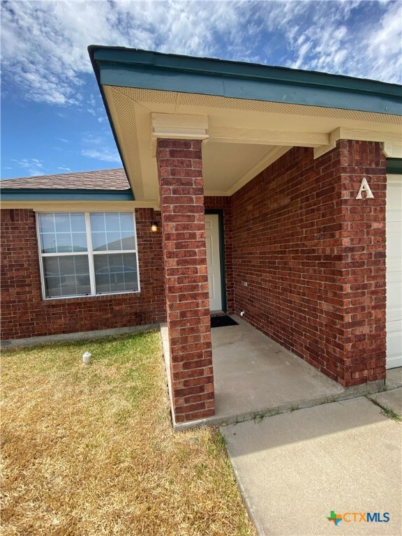 305 Bermuda unit A, Copperas Cove, TX 76522 - photo 2