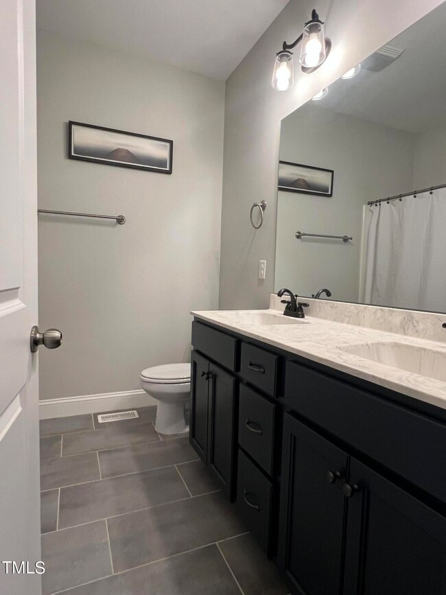 469 Snowbell Secondary Bath
