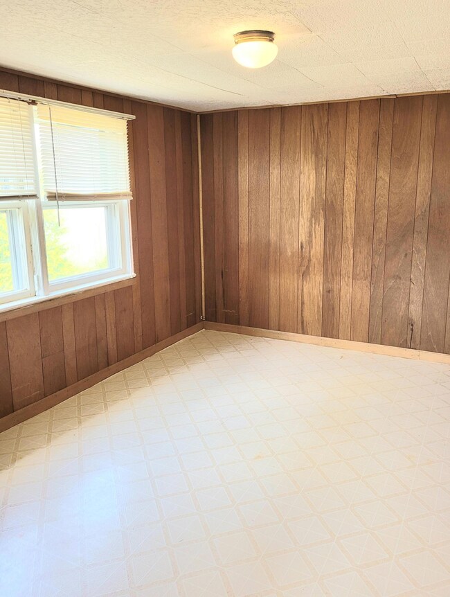 1451 Robertson Rd, Bedford, VA 24523 - photo 7