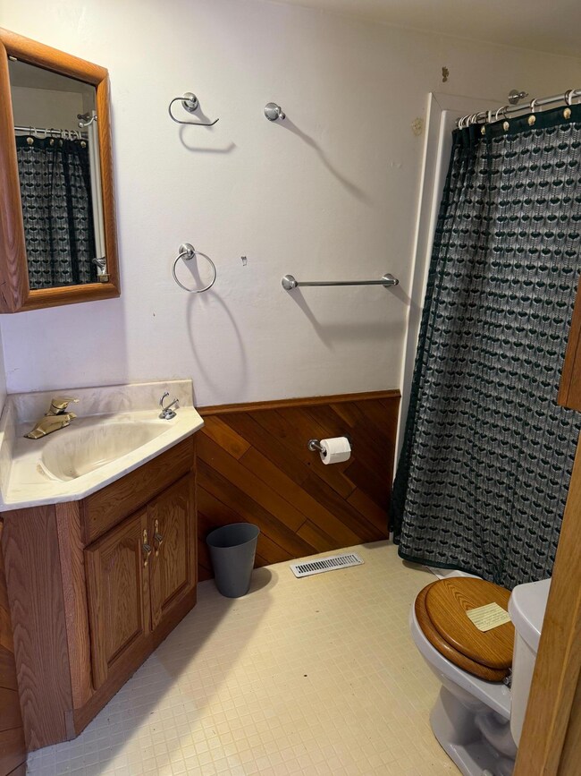 805 E Elm St, Redwood Falls, MN 56283 - photo 6