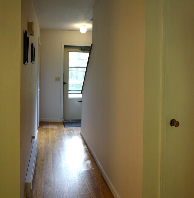 170 E Hadley Rd unit 105, Amherst, MA 01002 - photo 5