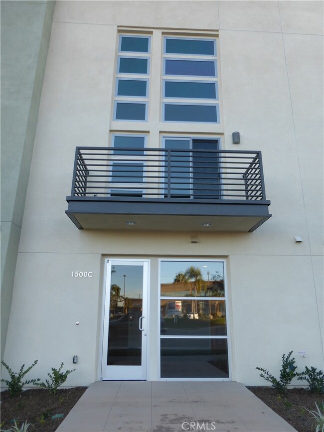 1500 W Artesia Square unit C, Gardena, CA 90248 - photo 2
