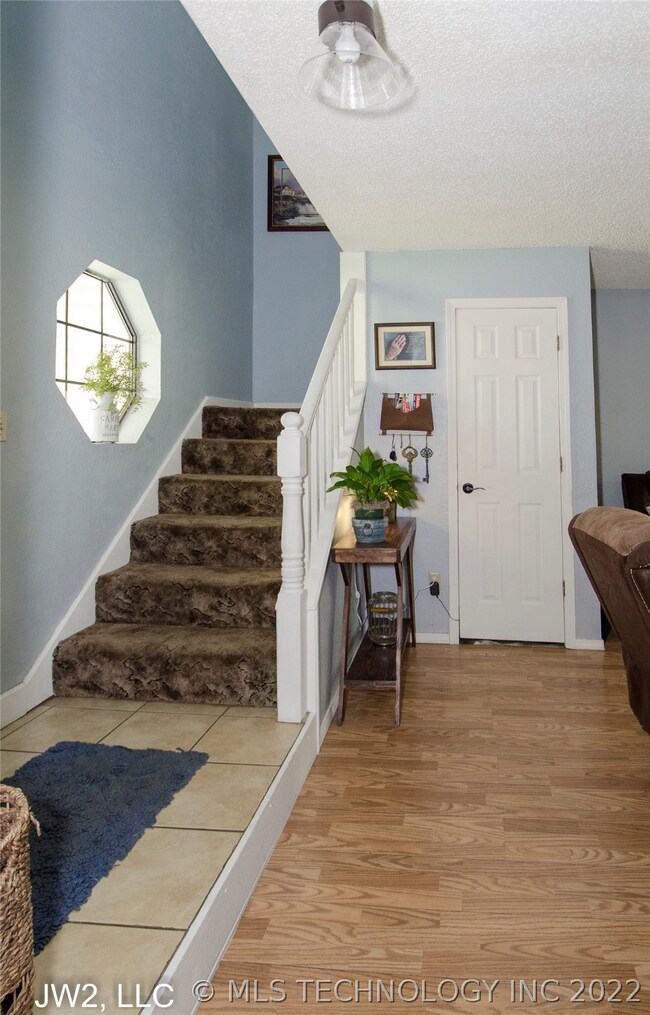 493 E 142nd St, Glenpool, OK 74033 - photo 4