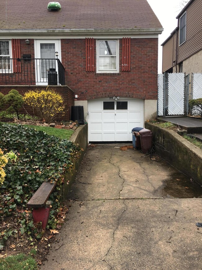 193 Kemball Ave, Staten Island, NY 10314 - photo 2