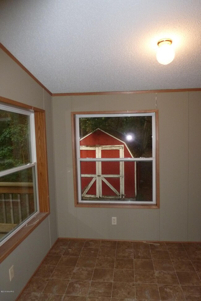 6-Dining Area(2)
