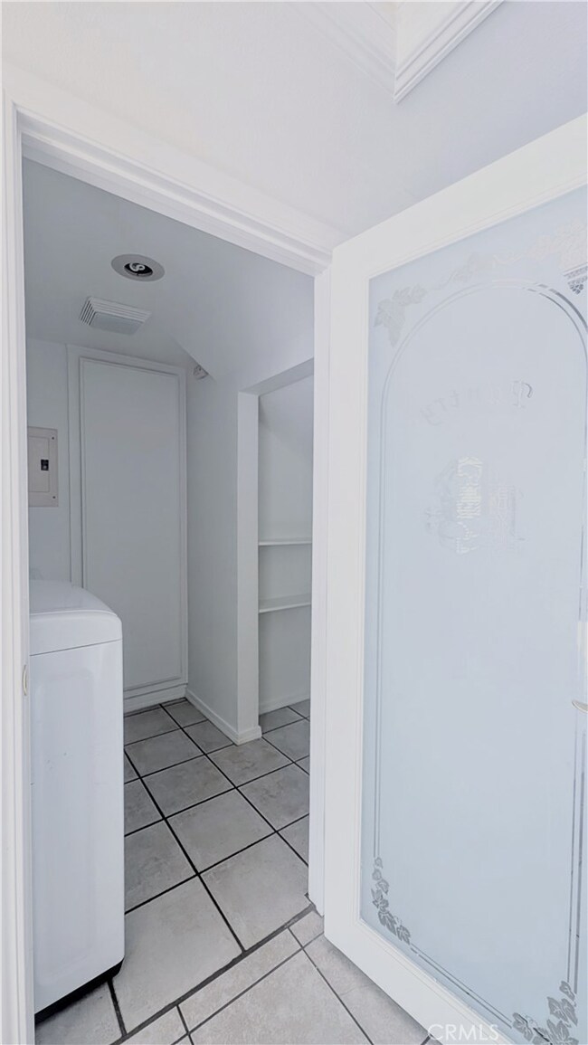 95 W Yale Loop unit 3, Irvine, CA 92604 - photo 7