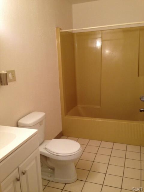 5324 5th St unit D, Whitehall, PA 18052 - photo 6