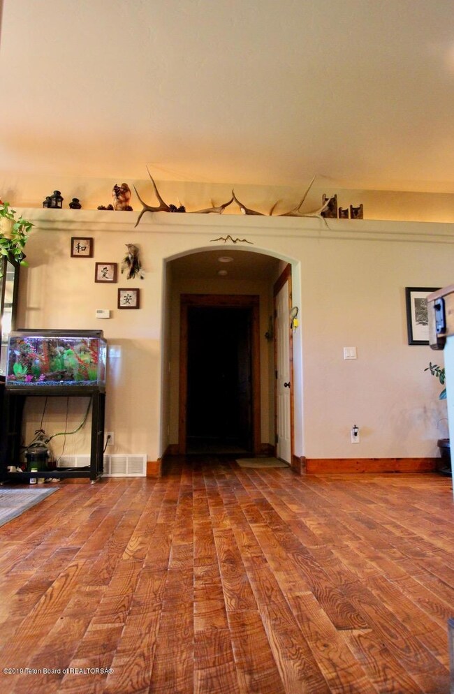 907 Paiute St, Driggs, ID 83422 - photo 5