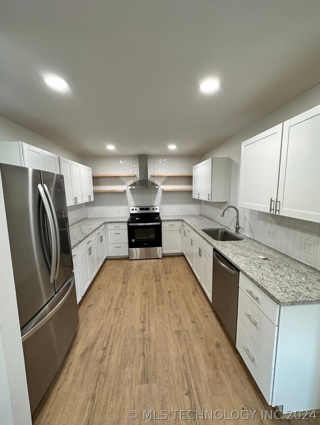 611 W Delaware St, Tahlequah, OK 74464 - photo 4