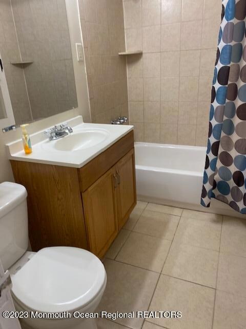 79 Stonehurst Blvd unit D, Freehold, NJ 07728 - photo 5