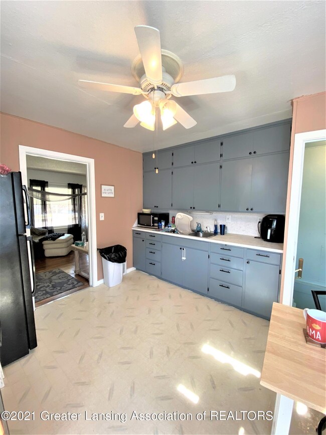Kitchen 1