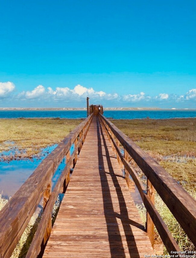 140 Sunrise Dr, Rockport, TX 78382 - photo 2