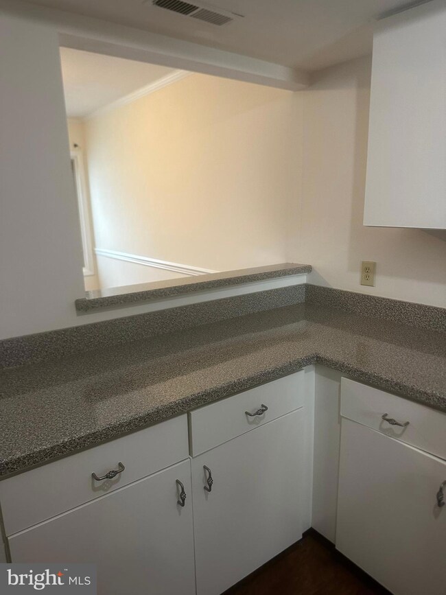 203 Madeline Ct unit 203, Newark, DE 19711 - photo 3